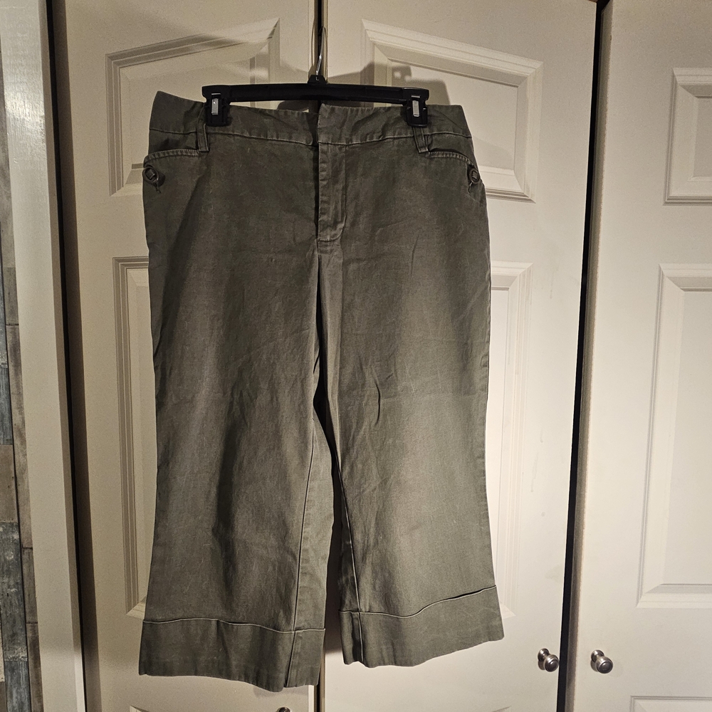 Venezia Olive Green Trousers with Branded Waist Label